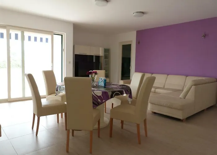 Maria Starigrad Paklenica